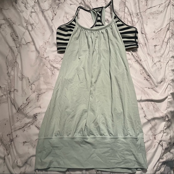 Lululemon no limits tank size 6 - Picture 3 of 6